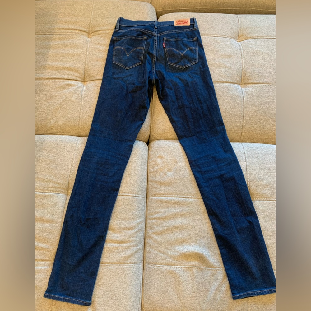 Levi’s 312 Shaping Slim Jeans